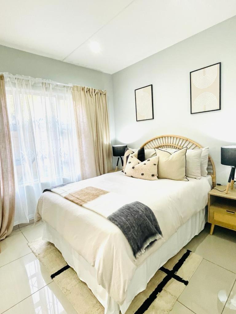 Trendy, Comfortable 1 Bedroom Apartments In Мтата Экстерьер фото